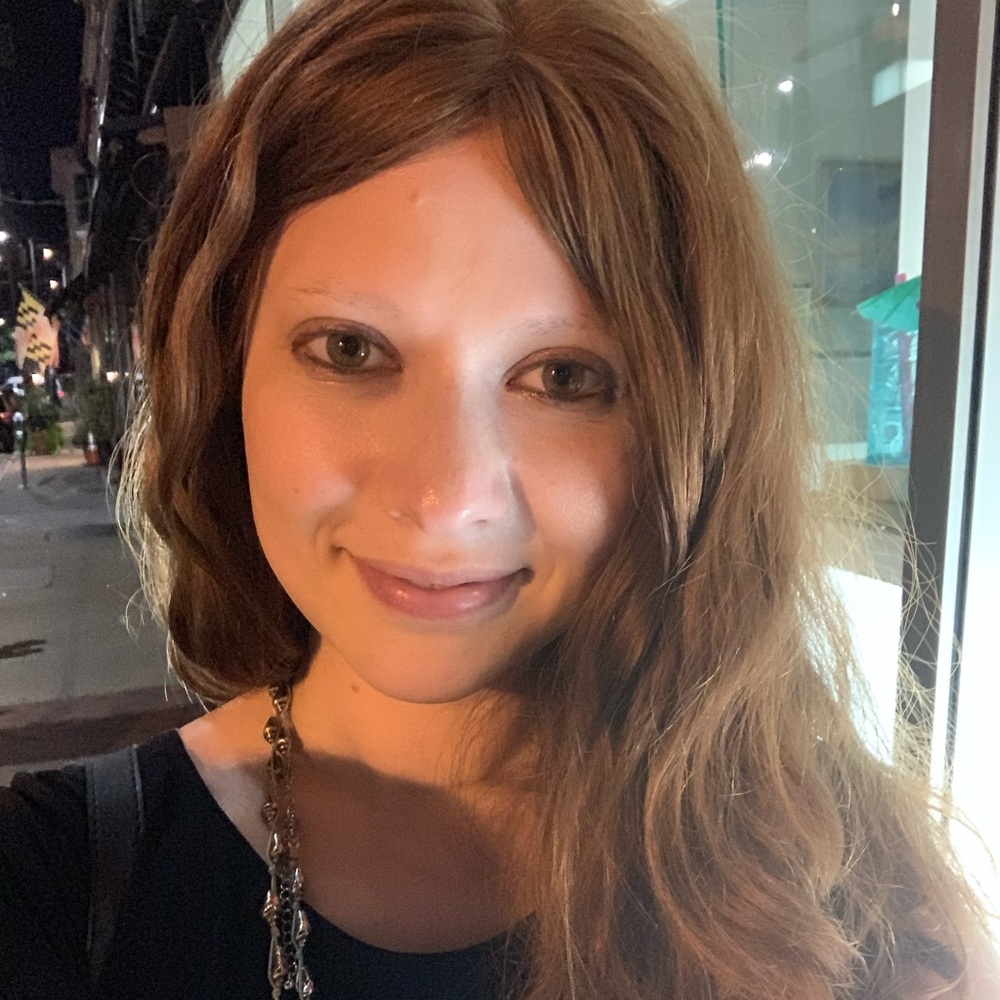 Meet your Posher, Maeve